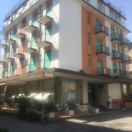 Hotel Britannia Lido di Jesolo Exterior foto