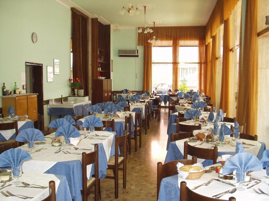 Hotel Britannia Lido di Jesolo Exterior foto